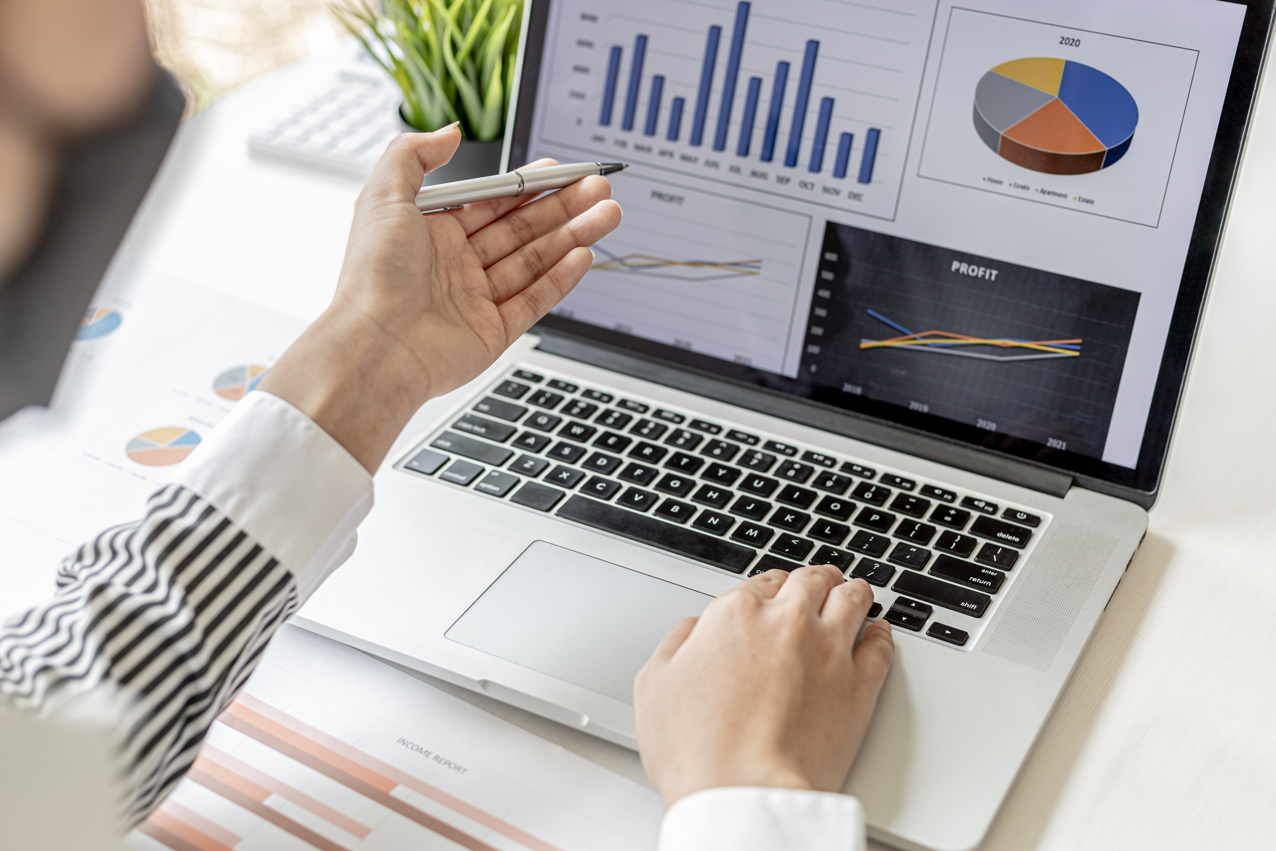 Leadership looking over marketing metrics that matter